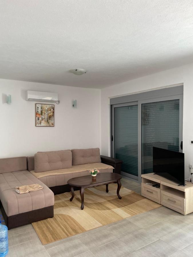 Apartman Ail 2 Ulcinj Exterior foto