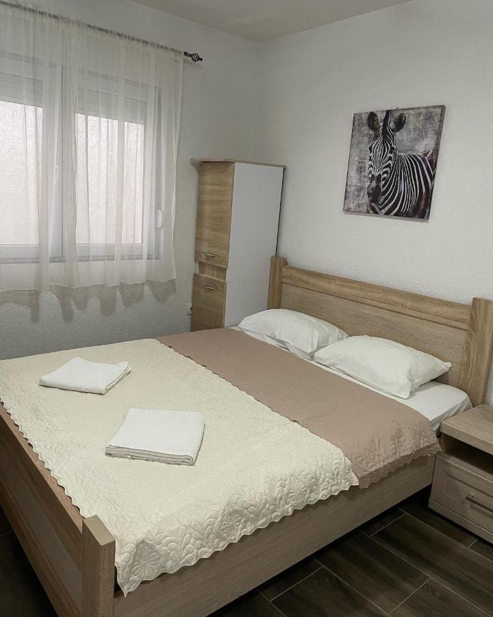 Apartman Ail 2 Ulcinj Exterior foto